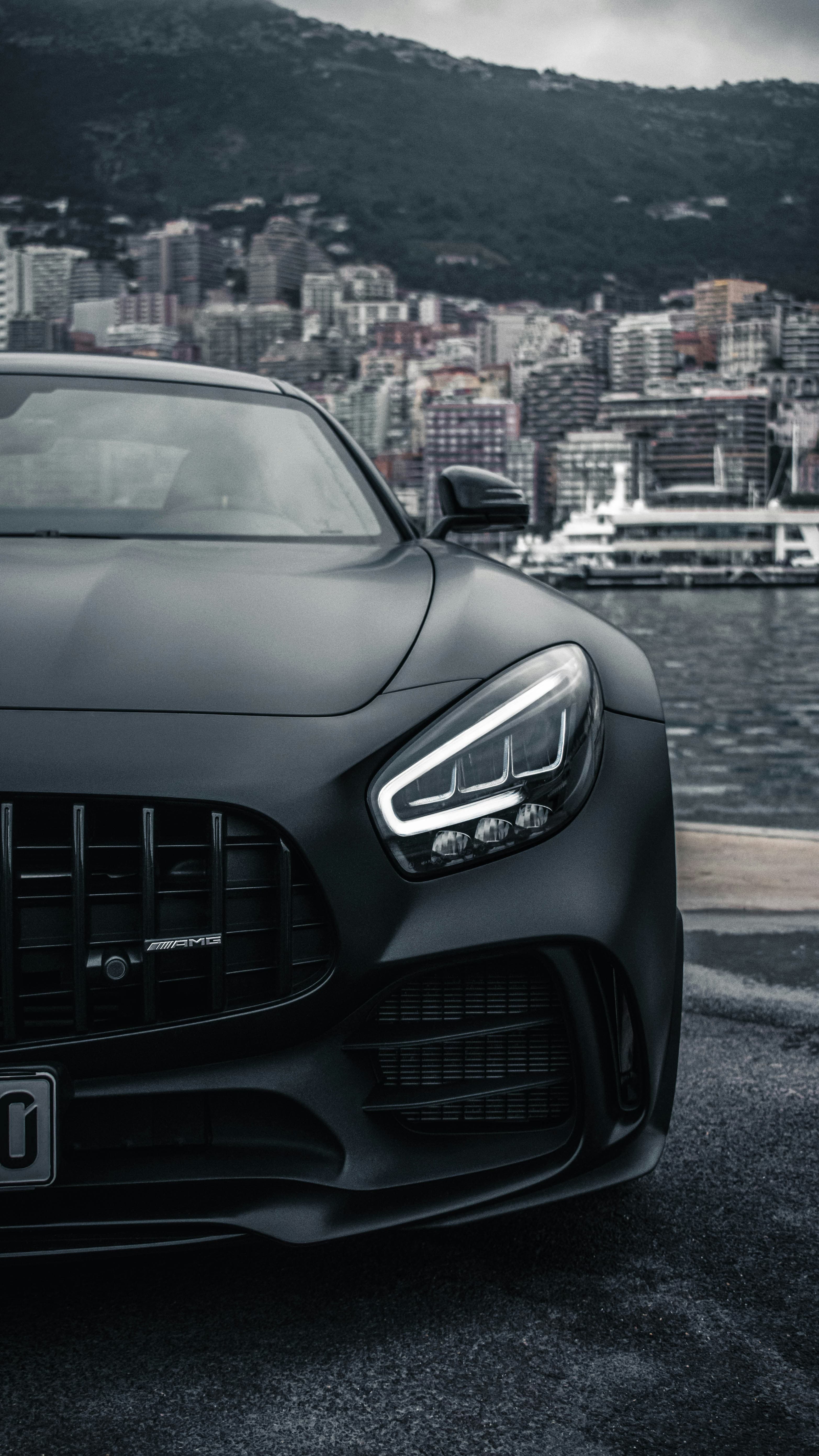 Discover our fleet of luxury vehicles